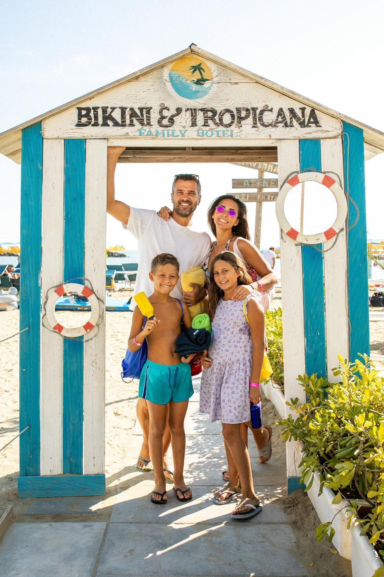 Bikini Tropicana Family Hotel Lido Di Savio Exterior photo